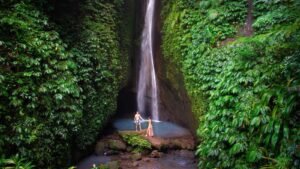 leke-leke-waterfall1-1600x900