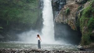 tegenungan-blangsinga-waterfall3-1600x900